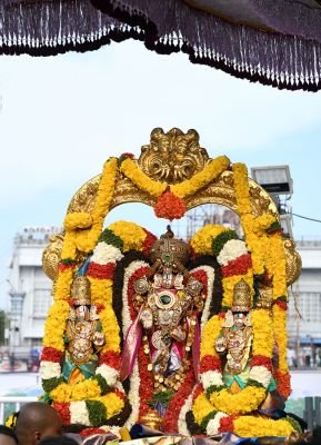 నేడు ప్రత్యేక ప్రవేశ దర్శనం టికెట్లు విడుదల  -అక్టోబ‌ర్ 11 నుండి 20వ తేది వ‌ర‌కు వీఐపీ బ్రేక్, ప్రివిలేజ్డ్ ద‌ర్శ‌నాలు ర‌ద్దు