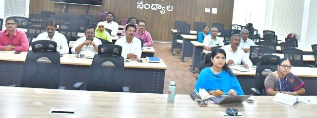 విద్యా రంగంలో  జిల్లాను ముందంజలో నిలపాలి- జిల్లా కలెక్టర్ రాజకుమారి గణియా