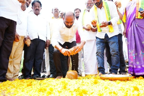 కొత్తపల్లిలో రూ.35 లక్షలతో సీసీ రోడ్ల నిర్మాణానికి శంకుస్థాపన..!