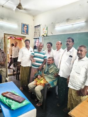 నూతనంగా ఎన్నికైన ఎస్ఎంసి చైర్మన్. కు ఘన సన్మానం