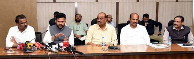 బీసీ రిజర్వేషన్ల సాధనే లక్ష్యంగా ఏపీ ప్రభుత్వం న్యాయ పోరాటం:  ఢిల్లీ ఏపీ భవన్‌లో మంత్రుల సంయుక్త మీడియా సమావేశం