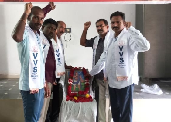 వడ్డే ఓబన్న జీవితాన్ని పాఠ్యాంశంగా ముద్రించాలి