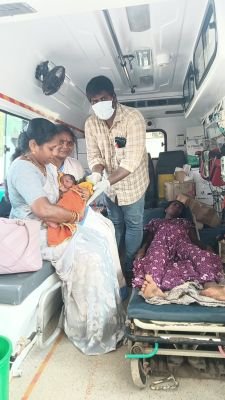 తోటలోనే పురుడు పోసిన.. 108 సిబ్బంది..... తల్లి బిడ్డ క్షేమం