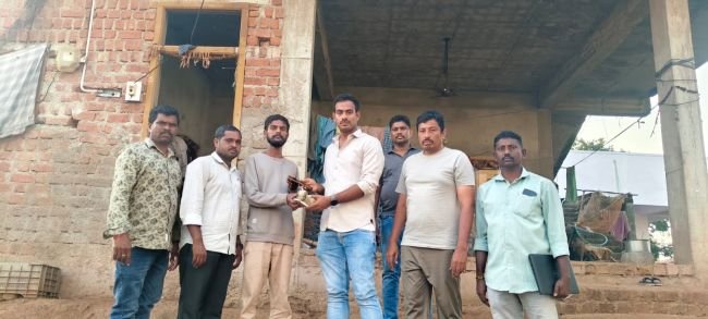 ఫేస్‌బుక్ హనీ ట్రాప్ ముఠా గుట్టురట్టు  పోలీసు అధికారి పేరుతో బెదిరింపులు.. రూ.3.50 లక్షలు వసూలు  సాంకేతిక ఆధారాలతో నిందితుడి అరెస్ట్..