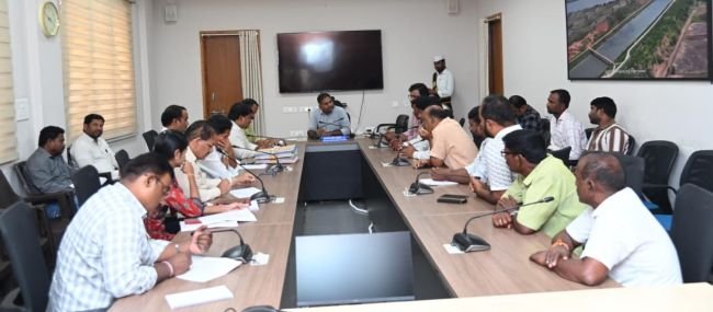 భూ సేకరణ పెండింగ్‌ అంశాలను త్వరగా పరిష్కరించాలి కానంపల్లి చెరువు, పెద్దపల్లి బైపాస్‌పై కలెక్టర్‌ సమీక్ష 