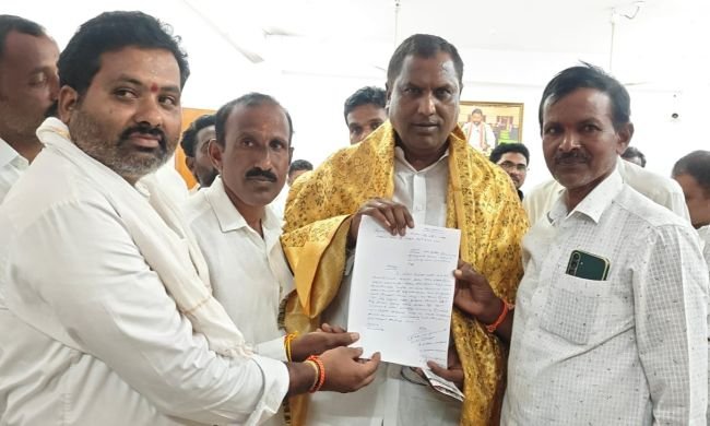షెడ్డు నిర్మాణపు నిధుల మంజూరుకై వినతి 