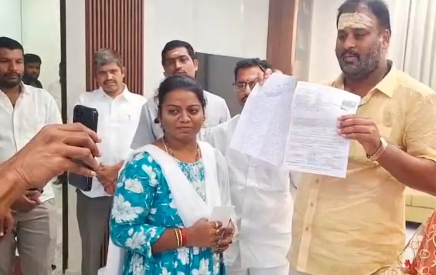 బస్సులో పరిచయం.. ప్రేమ పేరుతో మోసం!