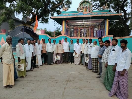   కార్యకర్తలే పార్టీకి పట్టుకొమ్మలు వైసీపీ యువనేత కావాలి కృష్ణ తేజ