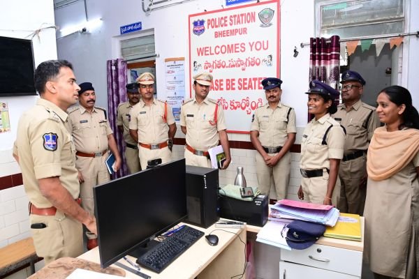భీంపూర్ పోలీస్ స్టేషన్‌ను ఆకస్మికంగా తనిఖీ చేసిన జిల్లా ఎస్పీ 
