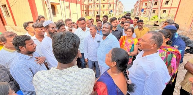 దసరా నాటికి డబుల్‌ బెడ్‌రూం ఇళ్ల పనులు పూర్తి చేయాలి