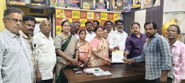 ప్రజాదర్బార్ తో సమస్యలు పరిష్కారం