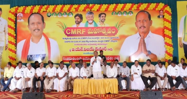 2450 మంది కి  సీఎం రిలీఫ్ చెక్కులు పంపిణీ   చేసిన ఎమ్మెల్యే బి.ఎన్ 