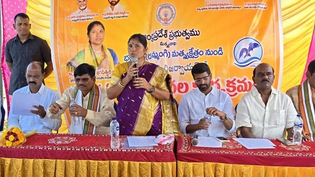 మత్స్యకారుల సంక్షేమానికి ప్రభుత్వం కట్టుబడి ఉంది -  ప్రభుత్వ విప్ తోయక జగదీశ్వరి వెల్లడి
