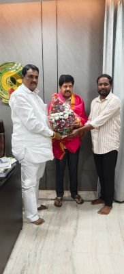 మంత్రి కొల్లు రవీంద్రను కలిసిన షణ్ముగం!