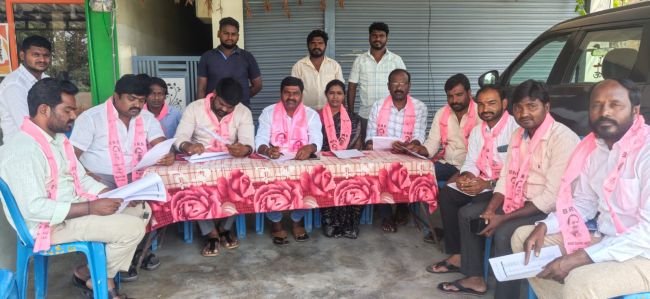బీఆర్‌ఎస్ ఆధ్వర్యంలో ఎమ్మెల్సీ ఓటర్ల హెల్ప్ డెస్క్ ప్రారంభం*