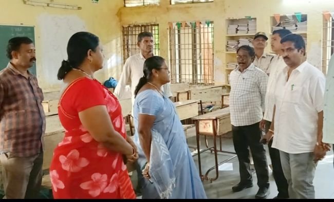 స్థానిక సంస్థల ఎన్నికలకు స్ట్రాంగ్ రూమ్ పరిశీలన