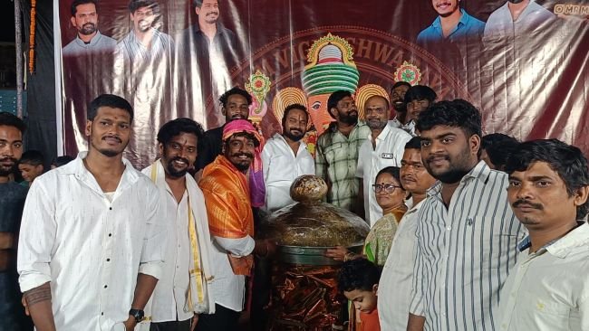 భక్తి, సేవకే ప్రాధాన్యం.. ఆదర్శంగా ‘టీం విఘ్నేశ్వర’