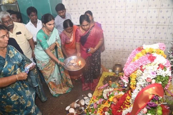 "పోలేరమ్మ జాతర మహోత్సవంలో పాల్గొన్న కాకాణి పూజిత"