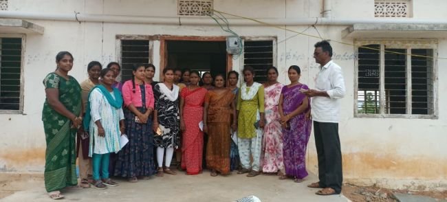  వెలుగు వి ఓ ఏ కు పెండింగ్ వేతనాలు ఇవ్వాలి