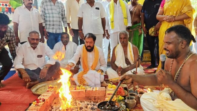 దేవాదాయ శాఖ ఆధ్వర్యంలో శ్రీ సీతారామ స్వామి వారి ఆలయంలో  వరుణ జపం, పూర్ణాహుతి కార్యక్రమాలు