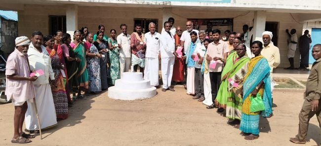 సింగారంలో స్మార్ట్ రేషన్ కార్డుల పంపిణీ ప్రారంభం
