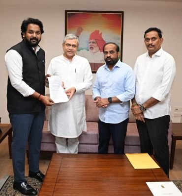 కేంద్ర రైల్వే శాఖ మంత్రి అశ్వినీ వైష్ణవ్ ను కలసిన ఎంపీ హరీష్ బాలయోగి