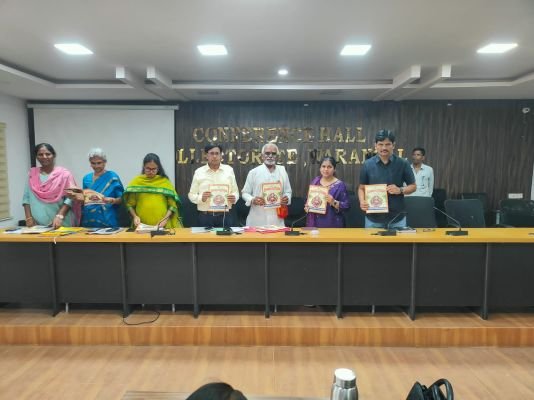 శ్రీ పద్మాక్షి దేవాలయ శరన్నవరాత్రి ఆహ్వాన పత్రిక ఆవిష్కరణ