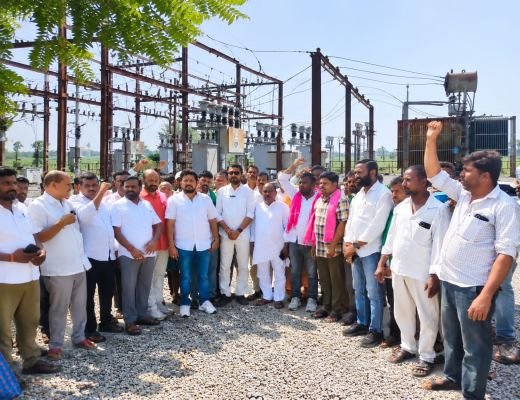 విద్యుత్ కోతలతో పంటలు ఎండిపోతున్నాయి