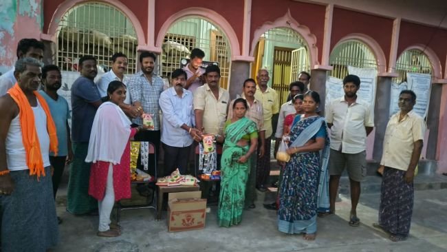 పేదలకు ప్రయోజనం చేకూర్చే ‘మీ మార్ట్’ ప్రారంభం