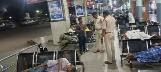 ఆపరేషన్ నైట్ సేఫ్టీతో పోలీసుల నిఘా ముమ్మరం ప్రజల ప్రాణ, ఆస్తుల భద్రతే తొలి ప్రాధాన్యత: జిల్లా ఎస్పీ పి. జగదీష్‌