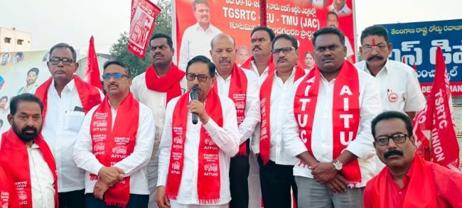ఆర్టీసీ ఉద్యోగులను ప్రభుత్వంలో విలీనం చేయాలి: వాసిరెడ్డి సీతారామయ్య