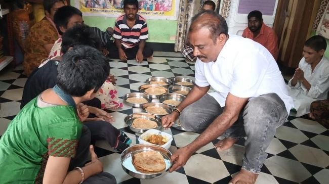 నంద్యాల టిడిపి నేత ఏవీ సుబ్బారెడ్డి పుట్టినరోజు పురస్కరించుకొని సేవా కార్యక్రమాలు