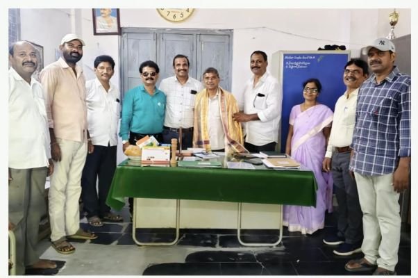  *మాటూరు జిల్లా పరిషత్ ఉన్నత పాఠశాలలో ఎంఈఓ శ్రీహరికి ఆత్మీయ సన్మానం* 