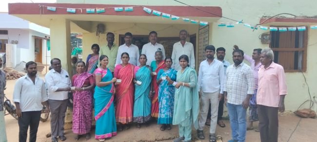 అర్హులైన లబ్ధిదారులందరికీ స్మార్ట్ రేషన్ కార్డులు:సర్పంచ్ లావణ్య మోహన్