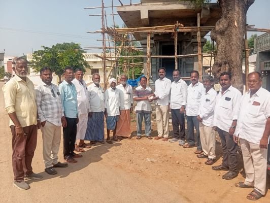మైసమ్మ ఆలయ నిర్మాణానికి మల్లేశం రూ.21 వేల విరాళం