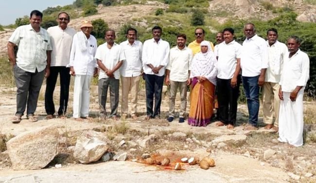 గట్టు పై ఘాట్ రోడ్డు నిర్మాణ పనులకు శంకుస్థాపన 