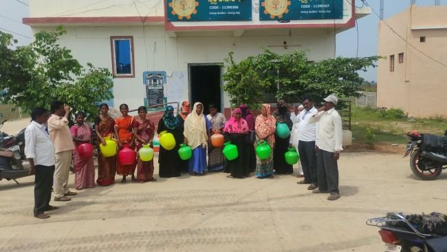 కానాల సూరన్నపేట కాలనీలో మంచినీళ్ల సమస్య మరియు  సీసీ రోడ్లు కల్పించాలి- వ్యవసాయ కార్మిక సంఘం డిమాండ్