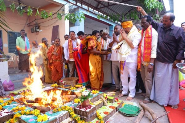 పచ్చని పంటలతో రాష్ట్రం సుభిక్షంగా ఉండాలి--ఎమ్మెల్యే ఆనందబాబు --వరుణ యాగంలో పాల్గొన్న ఎమ్మెల్యే