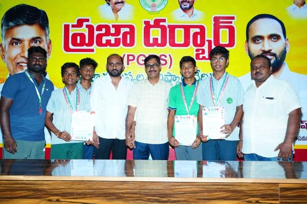 స్వర్ణ, రజత పతకాలతో సత్తా చాటిన విద్యార్థులు.. అభినందించిన ఎమ్మెల్యే కాకర్ల సురేష్