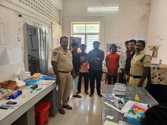 పోలీసుల అదుపులోకి అనుమానస్పద వ్యక్తులు.