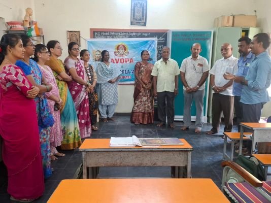 మున్సిపల్ స్కూల్ కు ఏవిఓపిఎ బీరువా వితరణ