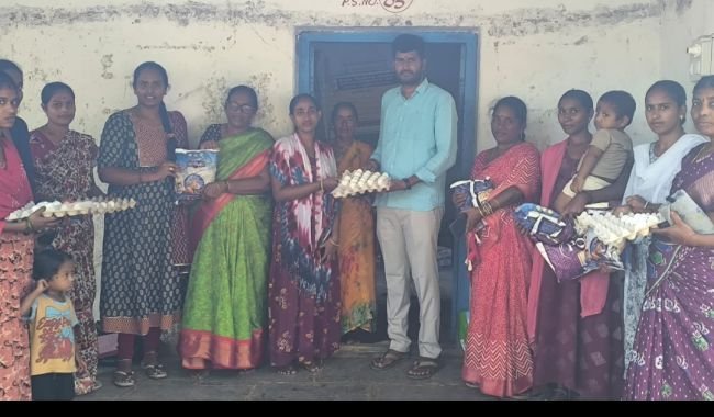 రాగంపేట్ సర్పంచ్ ఎలగందుల రాజు ఆధ్వర్యంలో చిన్నారులకు బాలామృతం, పాలు, గుడ్లు పంపిణీ