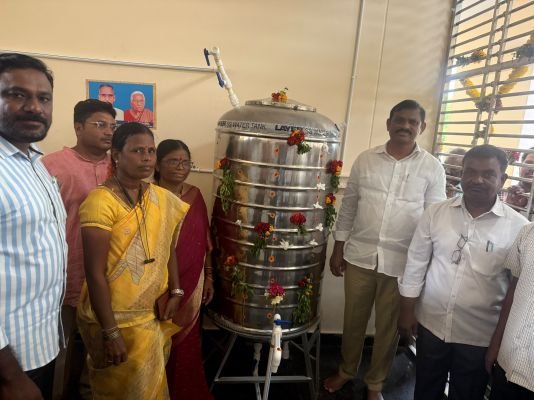 సింహాద్రిపురం జడ్పీ హైస్కూల్లో ఆర్వో వాటర్ ప్లాంట్ ప్రారంభం