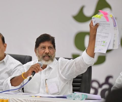 హరీశ్‌రావు విమర్శలు వాస్తవాలను కప్పిపుచ్చలేవు