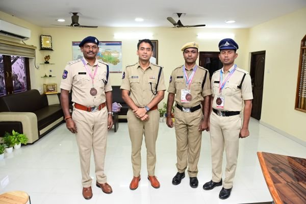 రాష్ట్రస్థాయి పోలీస్ క్రీడల్లో ఆదిలాబాద్ పోలీసుల సత్తా - బ్యాడ్మింటన్‌లో మూడు కాంస్య పతకాలు.. - విజేతలను అభినందించిన ఎస్పీ అఖిల్ మహాజన్
