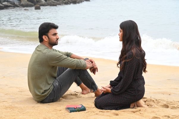 రాకేష్ వర్రే ‘మాయలేడి’ నుంచి హార్ట్ టచింగ్ లీరికల్ సాంగ్.. చీకటి వైపున పాట విడుదల!