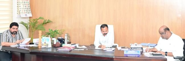 ధాన్యం కొనుగోళ్లకు పకడ్బందీ ఏర్పాట్లు  రైతులకు ఇబ్బందులు లేకుండా చర్యలు: అదనపు కలెక్టర్ శ్రీరాములు  