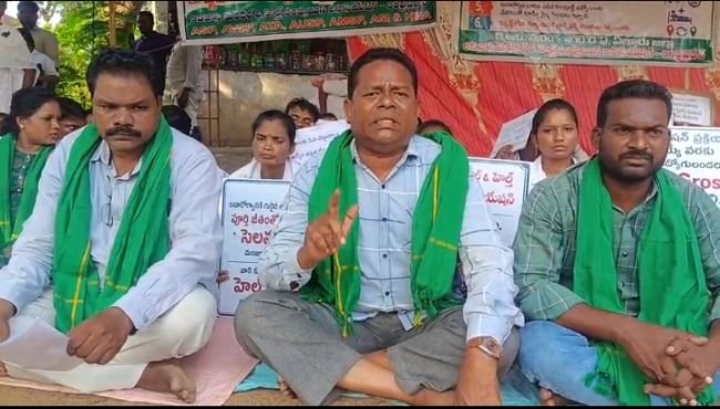 కాంట్రాక్టు ఉద్యోగులు పోరాడి సాధించుకోవాలి.. జాతీయ కన్వీనర్ సరియం రామ్మోహన్..  