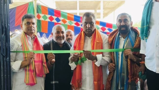 ఓటు చోరీ పై సమాధానం చెప్పాలి...