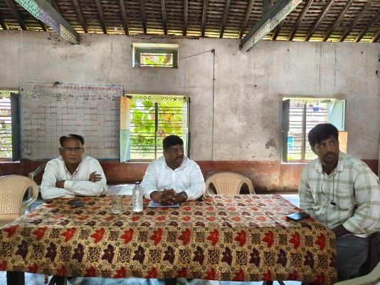 గ్రామంలో పారిశుధ్య లోపం తలెత్తకుండా చర్యలు:ప్రత్యేక అధికారి సత్యనారాయణ 